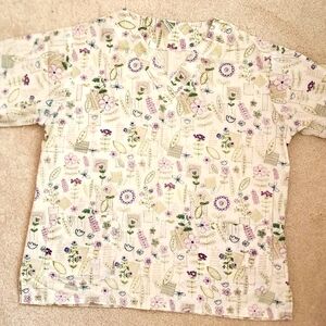 UA Scrubs. Scrub top. Medium